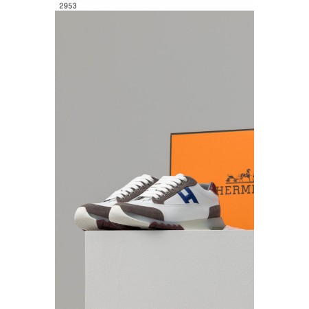 에***  트레일 스니커즈